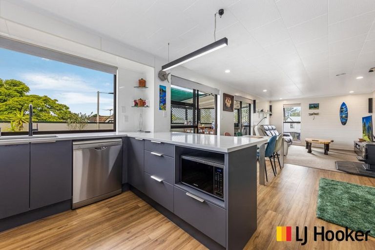 Photo of property in 189 Carnoustie Drive, Wattle Downs, Auckland, 2103