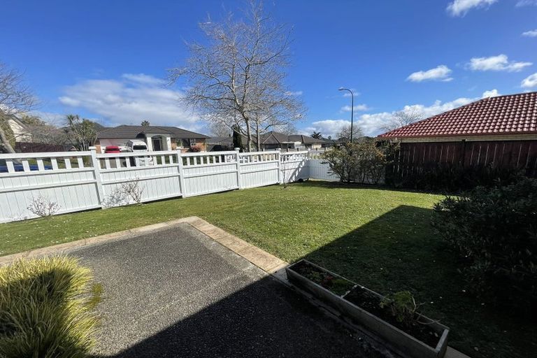 Photo of property in 12 Lansell Drive, East Tamaki Heights, Auckland, 2016