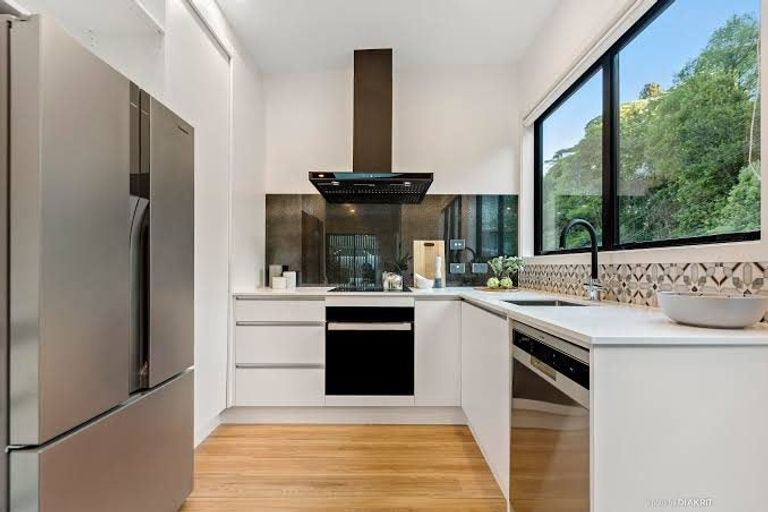 Photo of property in 10b Crieff Street, Northland, Wellington, 6012