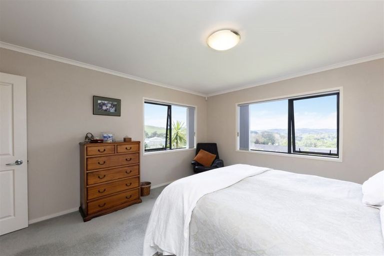 Photo of property in 15 Gavinike Place, Waimauku, 0812