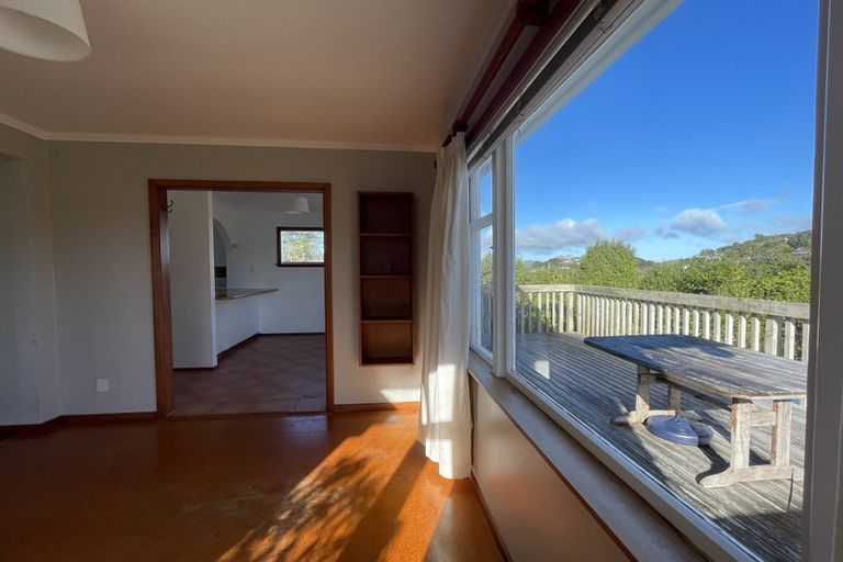 Photo of property in 9 Robert Street, Newlands, Wellington, 6037