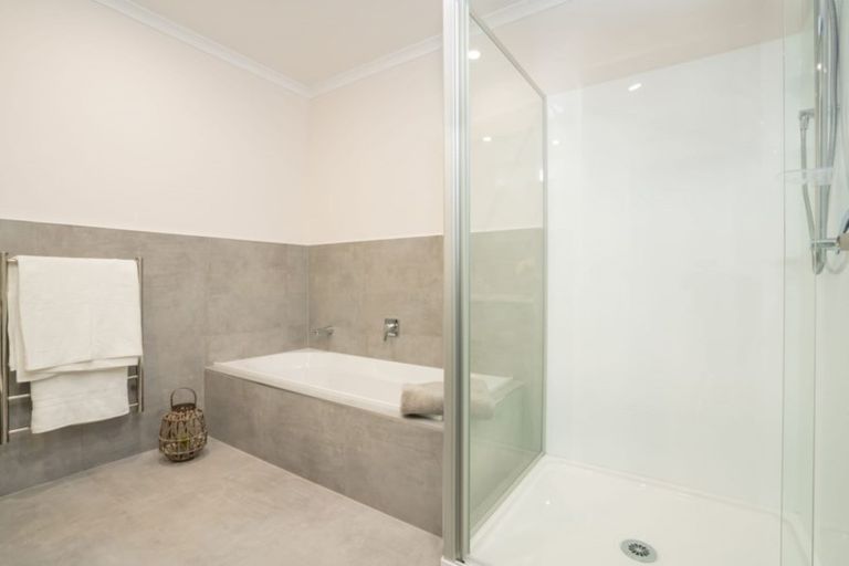 Photo of property in 24 Kauri Heart Avenue, Takanini, 2112