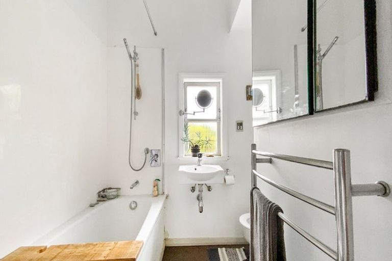 Photo of property in 37 Chilka Street, Berhampore, Wellington, 6023