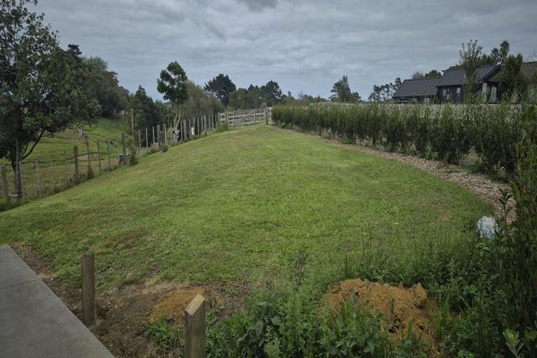 Photo of property in 47 Codlin Road, Waiuku, 2683