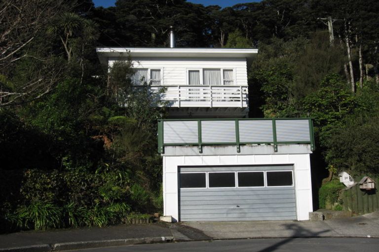 Photo of property in 14 Faris Crescent, Wainuiomata, Lower Hutt, 5014