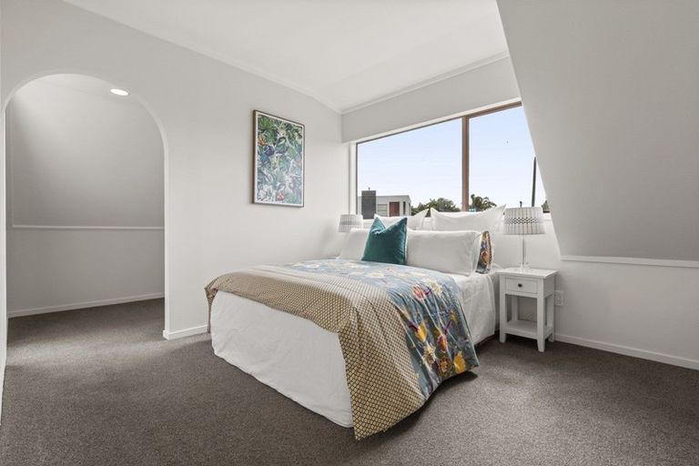 Photo of property in 175 Bleakhouse Road, Mellons Bay, Auckland, 2014