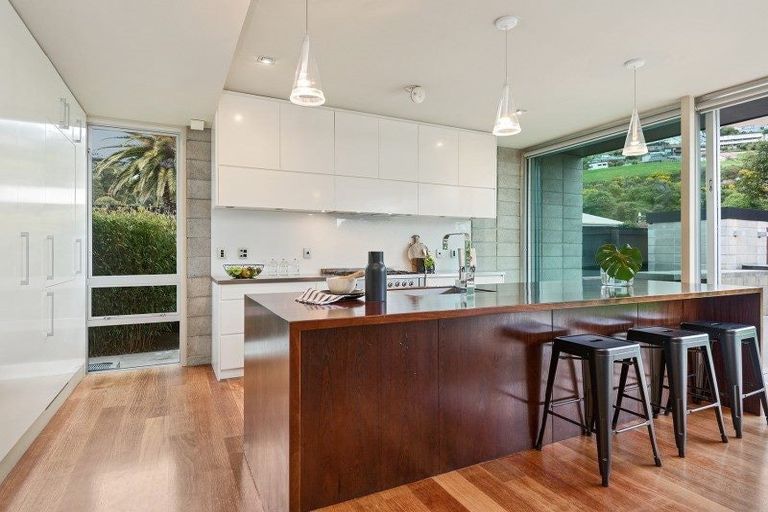 Photo of property in 20 Augusta Street, Redcliffs, Christchurch, 8081