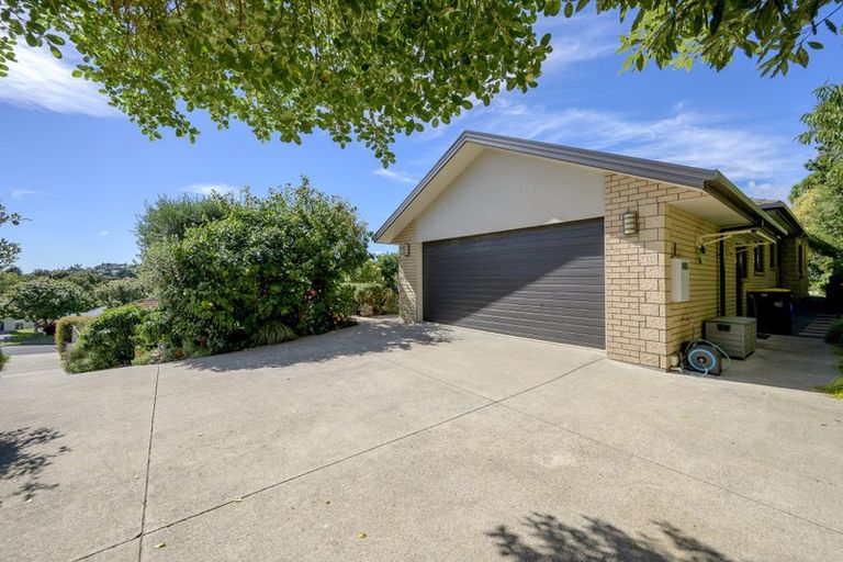 Photo of property in 14 Waipuna Grove, Welcome Bay, Tauranga, 3112