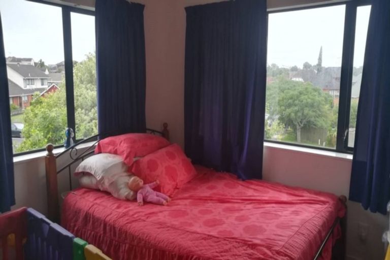 Photo of property in 86 Gosford Drive, Botany Downs, Auckland, 2010