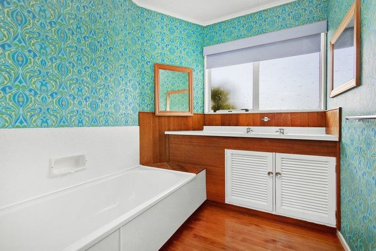 Photo of property in 4 Saint Hildas Glade, Tawa, Wellington, 5028