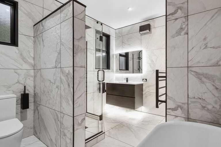 Photo of property in 49 Shandon Road, Vauxhall, Dunedin, 9013