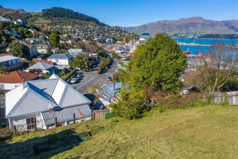 Photo of property in 27 Voelas Road, Lyttelton, 8082