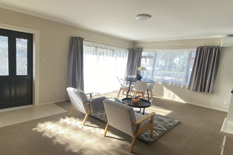 Photo of property in 114 Te Atatu Road, Te Atatu South, Auckland, 0610