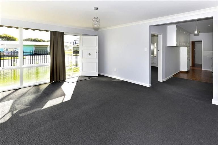 Photo of property in 1/2 Quinns Road, Shirley, Christchurch, 8013