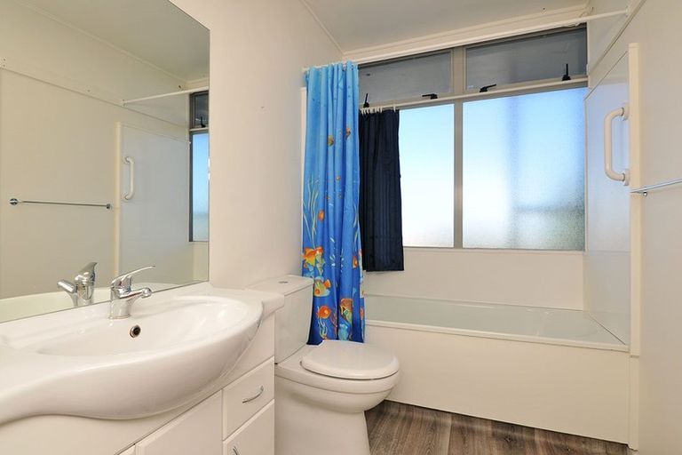 Photo of property in 23 Rangitane Street, Maupuia, Wellington, 6022