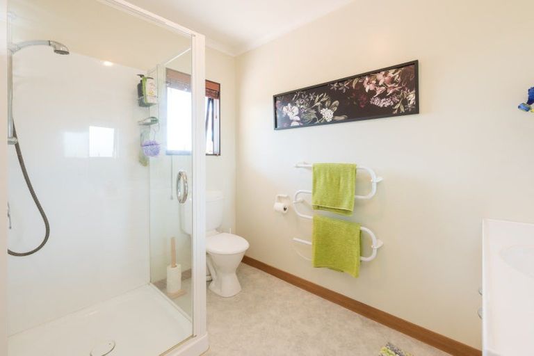 Photo of property in 32 Moetapu Bay Road, Moetapu Bay, Linkwater, 7282