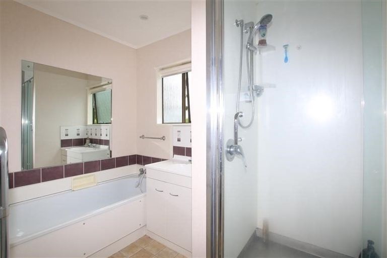 Photo of property in 1/105 Carlisle Road, Torbay, Auckland, 0632