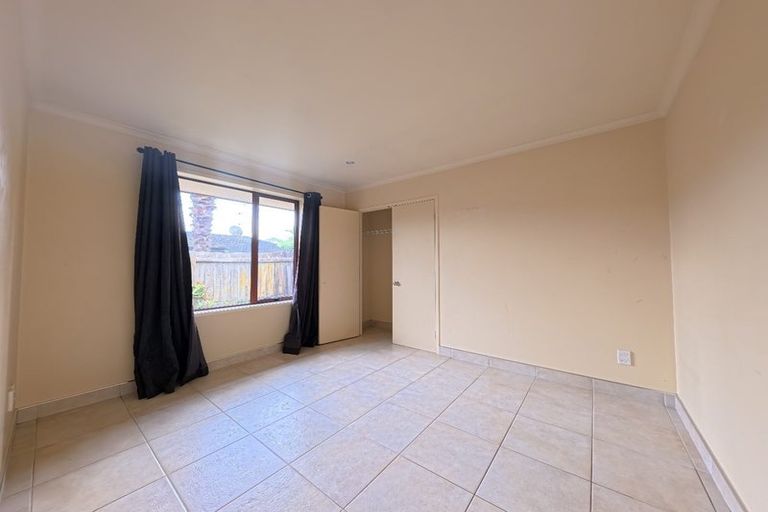 Photo of property in 593 Great South Road, Rosehill, Papakura, 2113