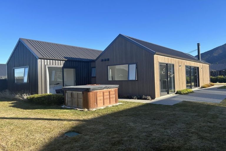 Photo of property in 4 Teal Place, Lake Hawea, Wanaka, 9382