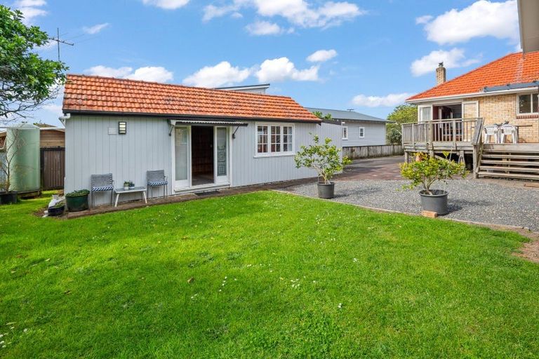 Photo of property in 9 Shortt Avenue, Mangere Bridge, Auckland, 2022