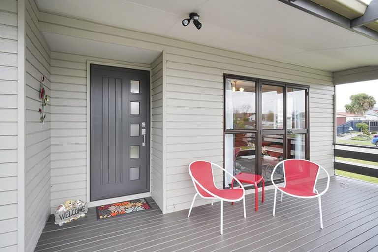 Photo of property in 4 Burnridge Place, Belfast, Christchurch, 8051