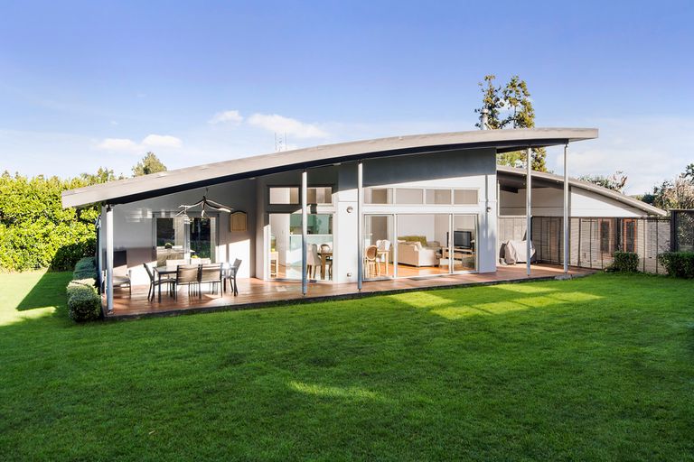 Photo of property in 6 Karioitahi Road, Waiuku, 2123