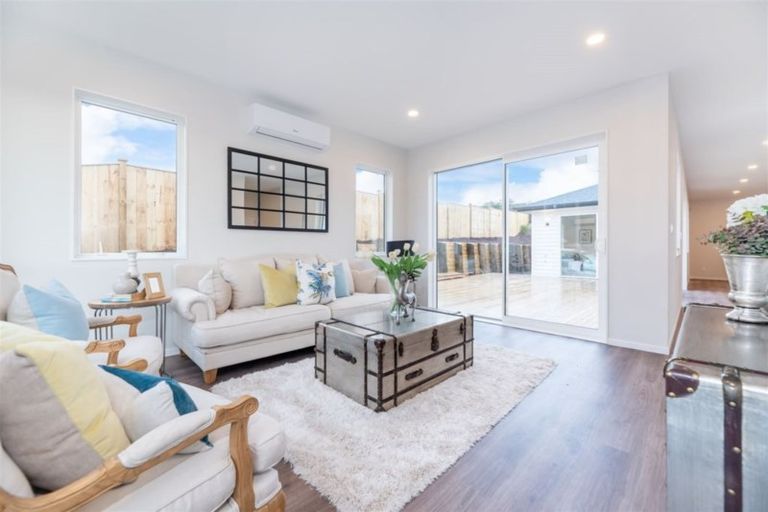 Photo of property in 17 Jeroboam Loop, Kumeu, 0810