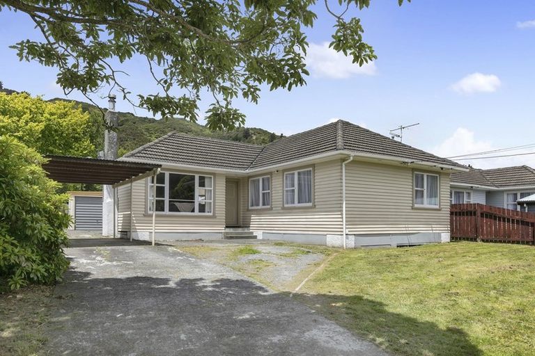 Photo of property in 79 Peel Place, Wainuiomata, Lower Hutt, 5014