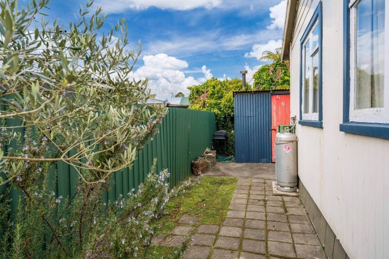 Photo of property in 8a Farnworth Avenue, Holdens Bay, Rotorua, 3010