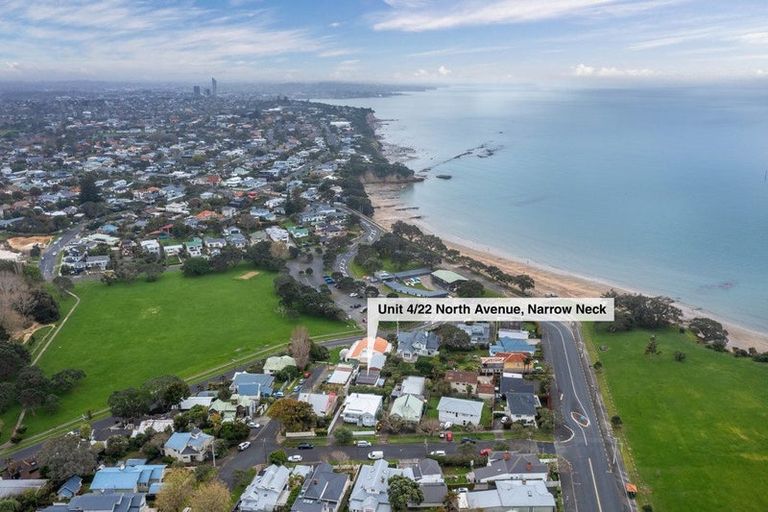 Photo of property in 4/22 North Avenue, Narrow Neck, Auckland, 0624
