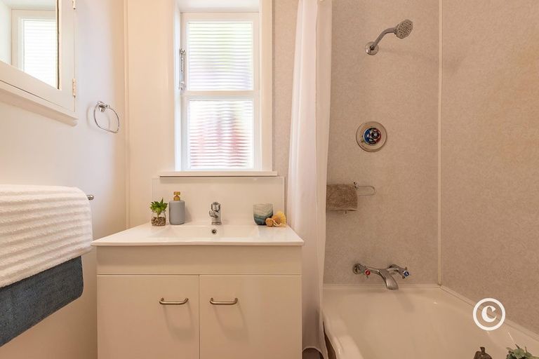 Photo of property in 45 Raroa Terrace, Tawa, Wellington, 5028