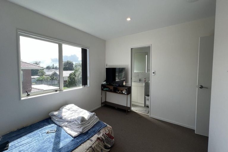 Photo of property in 13 Sohum Place, Manukau, Auckland, 2104