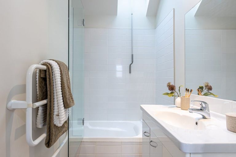 Photo of property in 500a Barbadoes Street, Edgeware, Christchurch, 8013