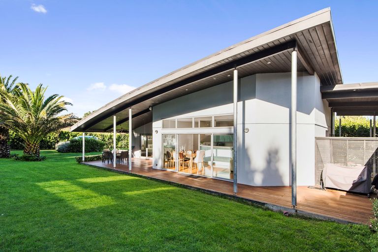 Photo of property in 6 Karioitahi Road, Waiuku, 2123