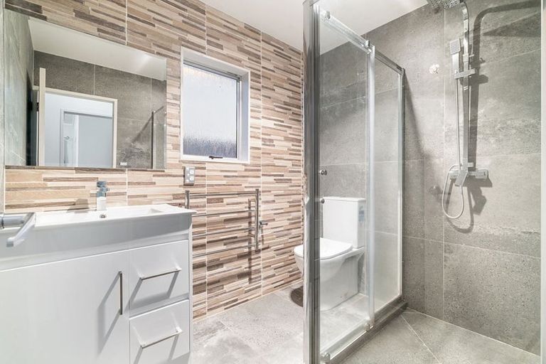 Photo of property in 25 Pukeroa Place, Papakura, 2110