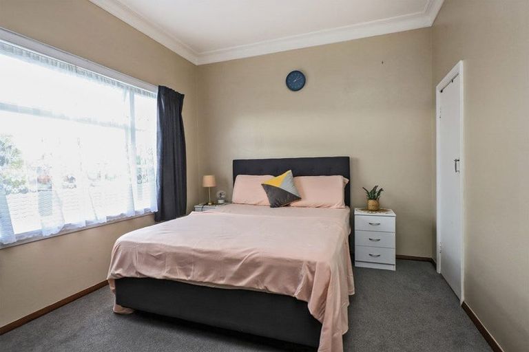 Photo of property in 1103 Heretaunga Street East, Parkvale, Hastings, 4122