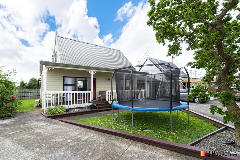 Photo of property in 1/24 Leven Lane, Totara Heights, Auckland, 2105