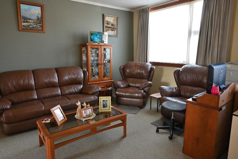 Photo of property in 30 Queen Street, Westport, 7825