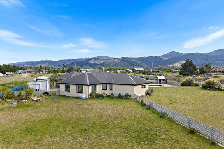 Photo of property in 37 Ocean View Crescent, Rarangi, Blenheim, 7273