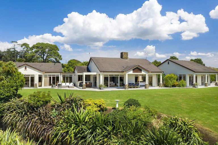 Photo of property in 109 Warman Road, Okura, Auckland, 0792