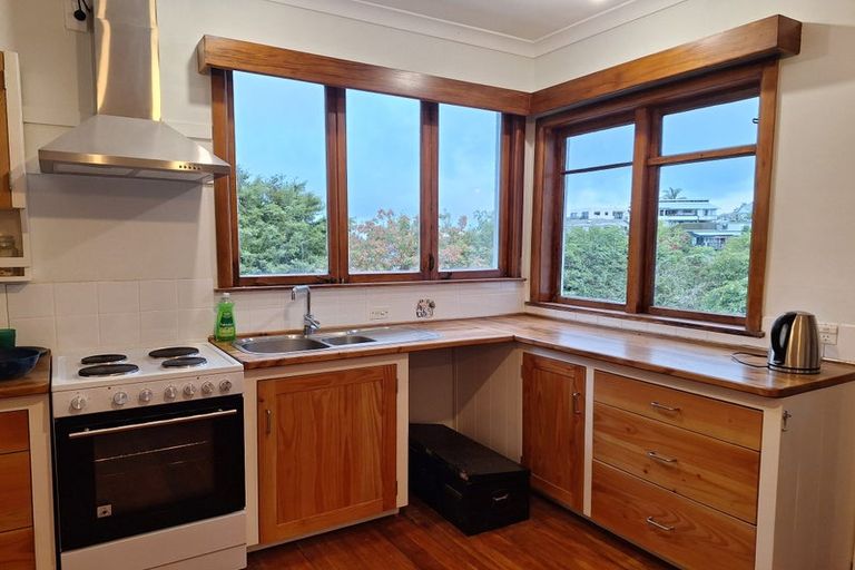 Photo of property in 39 Chaucer Road, Hospital Hill, Napier, 4110