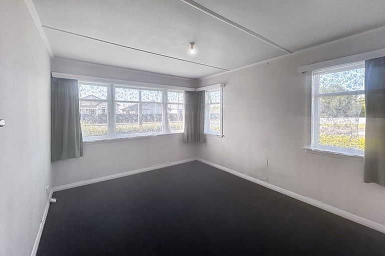 Photo of property in 83 Featherston Street, Takaro, Palmerston North, 4412