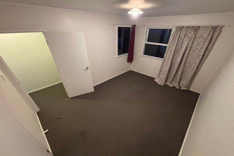 Photo of property in 17 Thornlow Street, Glendene, Auckland, 0602