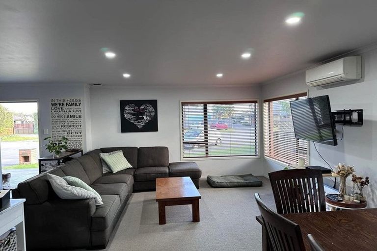 Photo of property in 23 Delta Mews Place, Clive, 4102