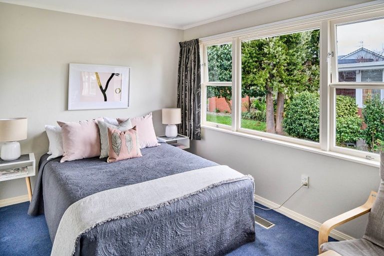 Photo of property in 32 Wai-iti Crescent, Woburn, Lower Hutt, 5010