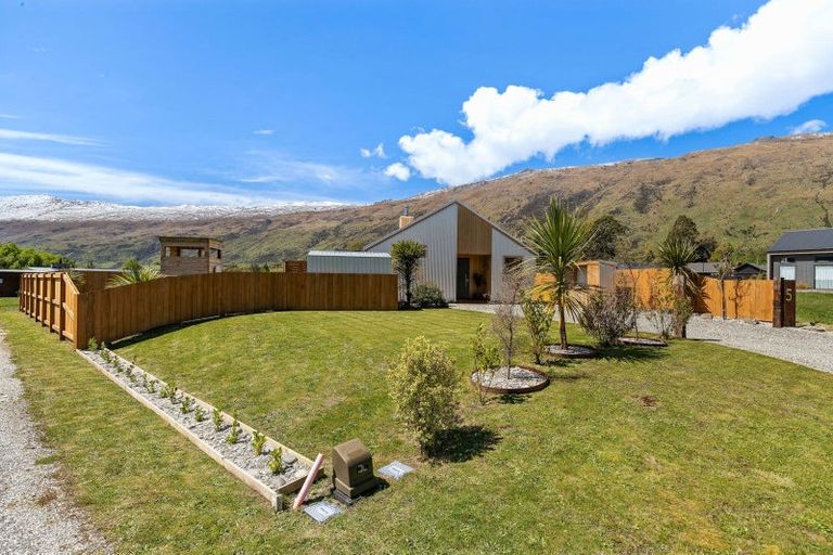 Photo of property in 5 Lakefield Close, Kingston, Athol, 9793