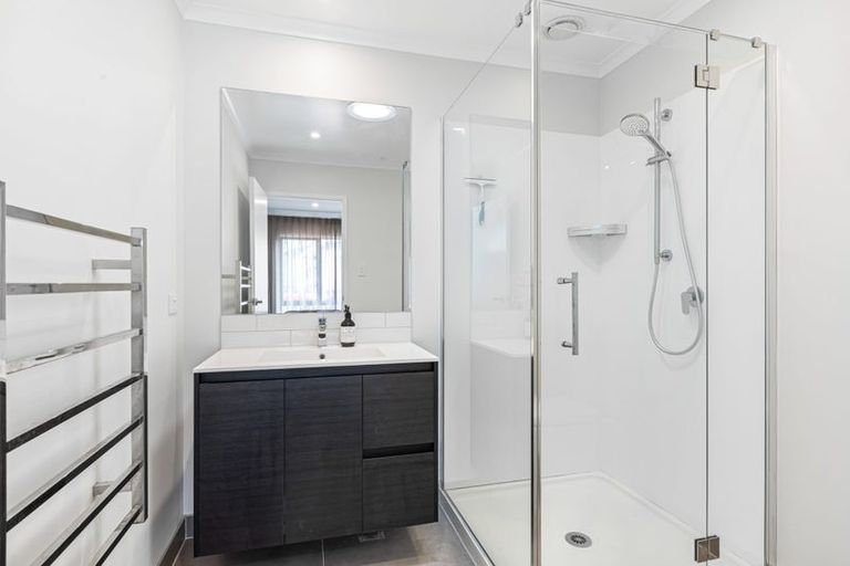 Photo of property in 42 Pennant Street, Long Bay, Auckland, 0630