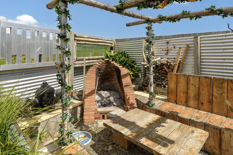 Photo of property in 208 Ballintoy Park Drive, Welcome Bay, Tauranga, 3175