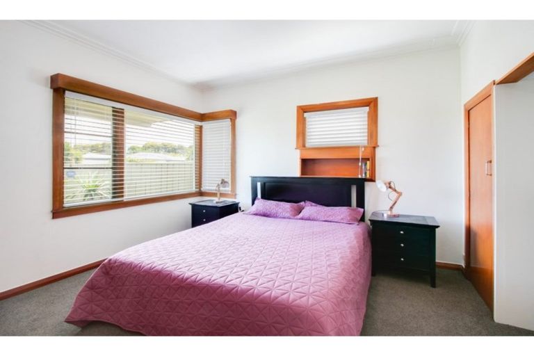 Photo of property in 8 Anzac Avenue, Onekawa, Napier, 4110