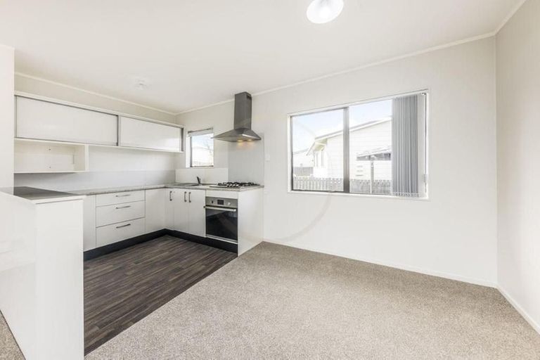 Photo of property in 2/114 Finlayson Avenue, Clendon Park, Auckland, 2103